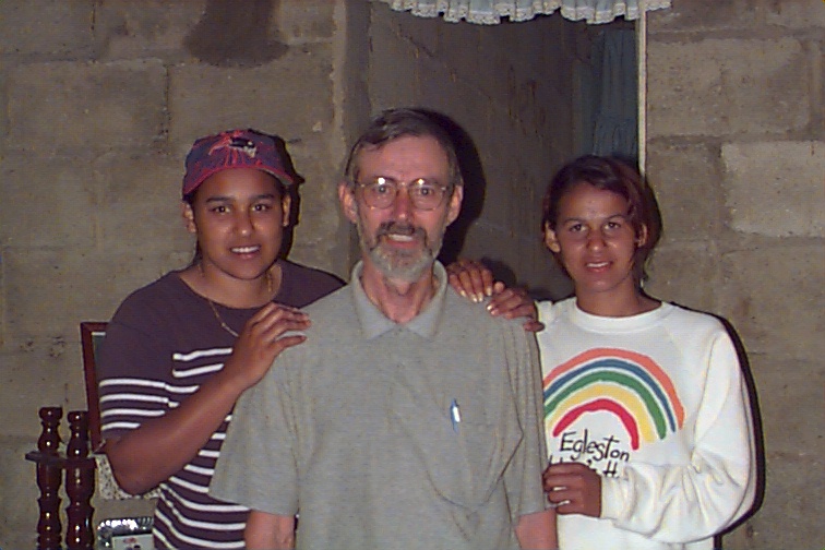 RoquelRalphBethanie.jpg (142299 bytes)